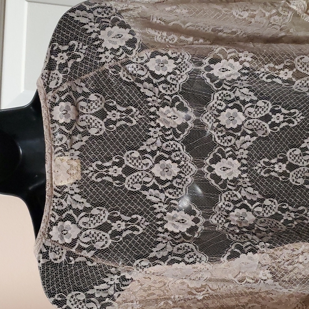 Daytrip Lace Embellished Boho Top NWOT - Picture 11 of 13